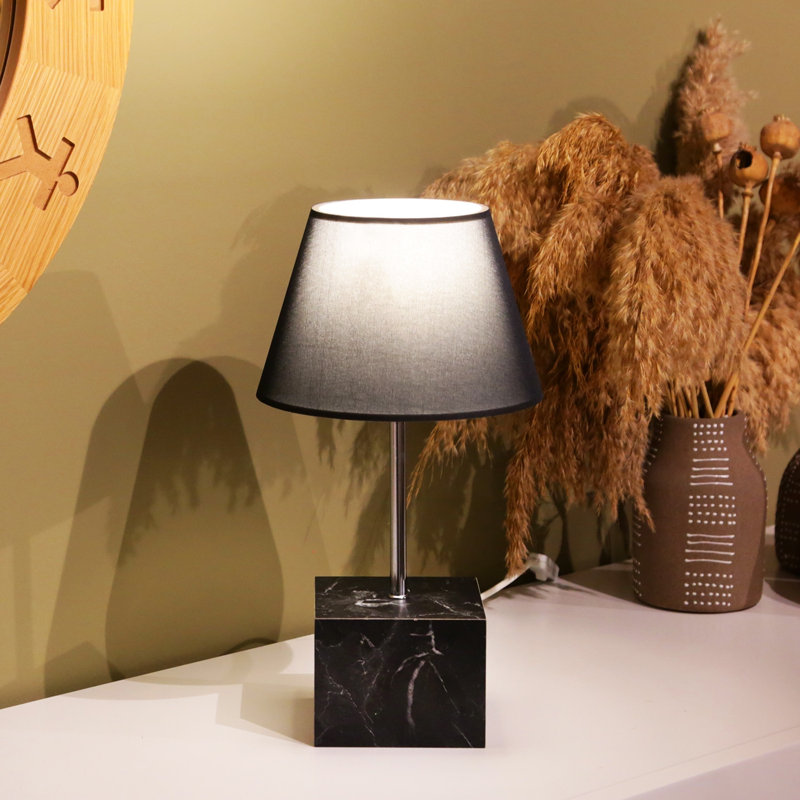 Lampe de table moderne noire, hauteur 16,5 pouces, 100% métal avec base en bois et capuchon en tissu | Douille E27, 40 W maximum | Conception élégante pour le bureau à domicile, le salon et la chambre à coucher, longueur de câble de 59,1 pouces pour un placement facile
