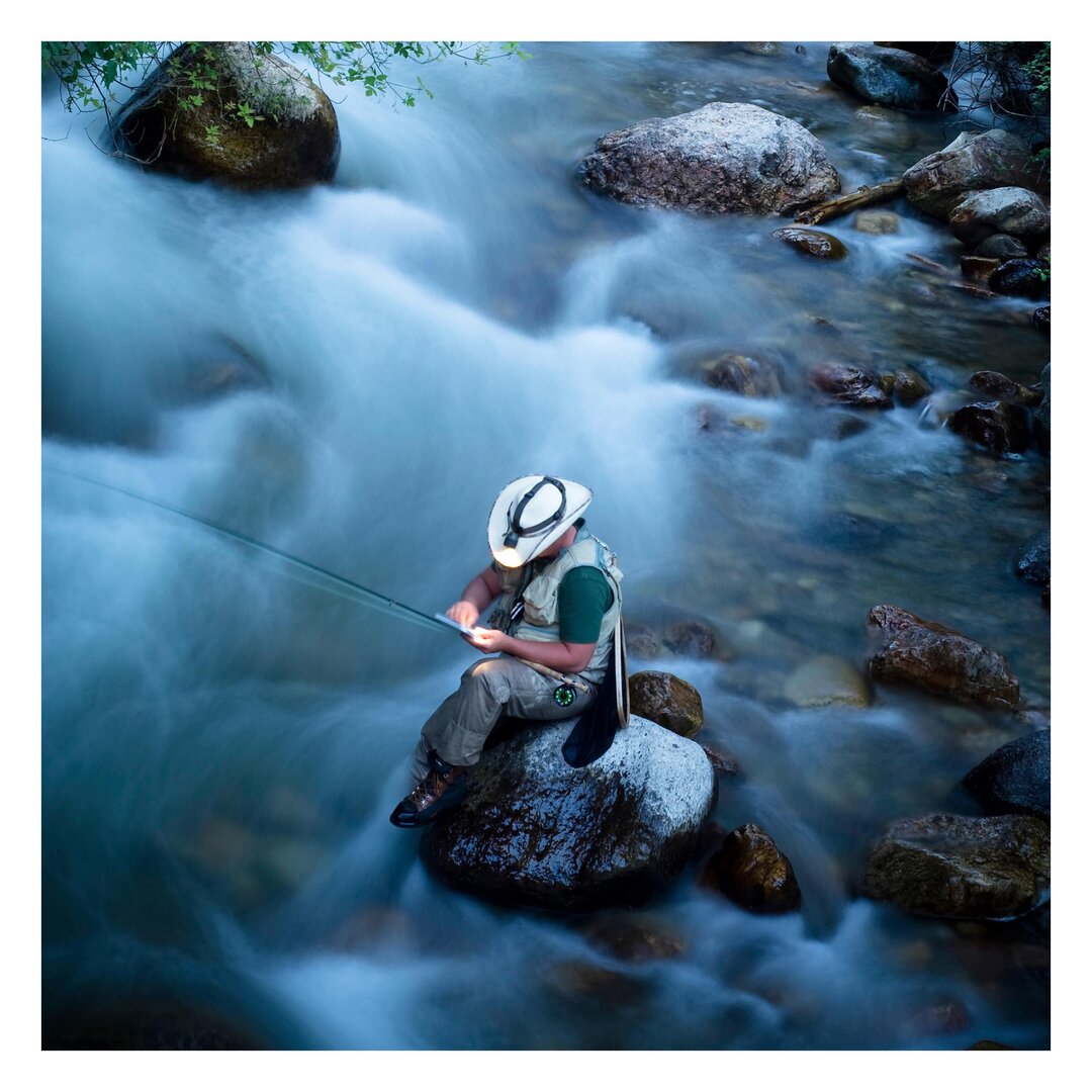 Strukturierte Fototapete Fly Fisherman in Colorado 3,36 m x 336 cm