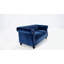 Canapé Chesterfield classique avec capitonnage à boutons profonds, détails cloutés et accoudoirs roulés pour un confort élégant