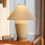 Lampe de table 18 po en céramique brun clair avec abat-jour en lin