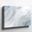 Toile d'une composition abstraite sereine avec de douces vagues fluides d'art mural translucide blanc et gris pâle entrecoupées d'art mural sur toile-389537172