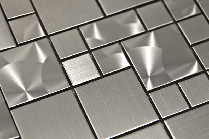 Carrelage mosaïque en métal de taille aléatoire en argent