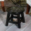 Marchepied en bois sculpté, papillons-562870934