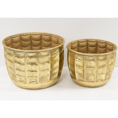 Trigg Metal Pot Planter