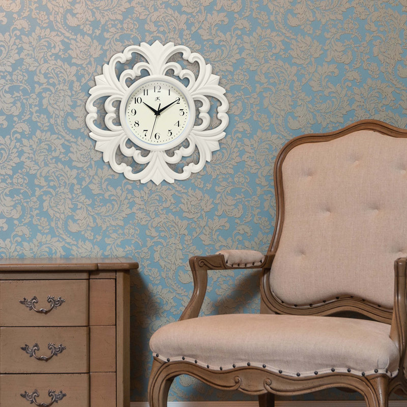 Horloge murale en plastique ivoire 15,5 po Siebeld Wisteria, Ivoire ivoire