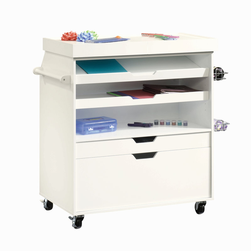 Chariot artisanal traditionnel, finition blanche