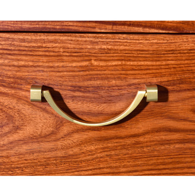 Armoire en bois massif avec rangement