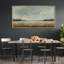 «Calm Lakeside Meadow Landscape» avec des tons de bleu doux et de tons neutres - grande impression sur toile encadrée pour chambre principale-2099358078-2099358075