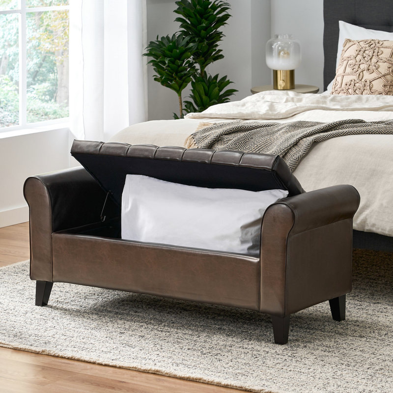Banc de rangement élégant avec couvercle à boutons et accoudoirs roulés gracieux, accoudoirs en similicuir brun