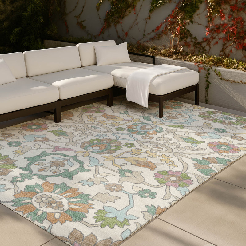 Machine Washable Indoor/Outdoor Chantille ACN2587 Floral Rug, Ivory, 5' x 7'6"