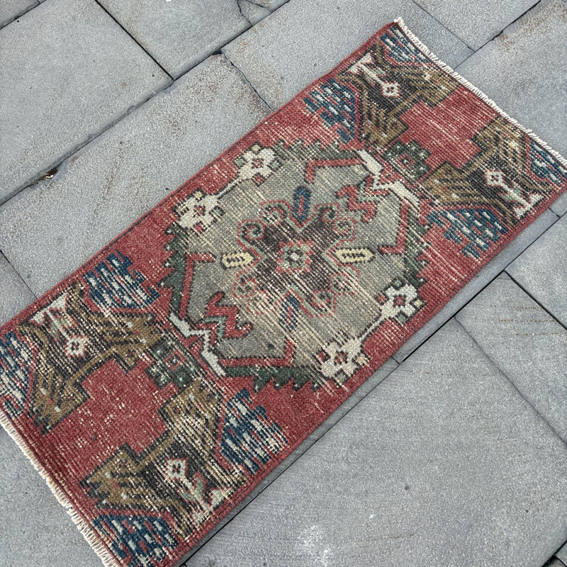 Handmade Vintage Turkish Oushak Rug - Unique Geometric Design on Small Red Wool Carpet