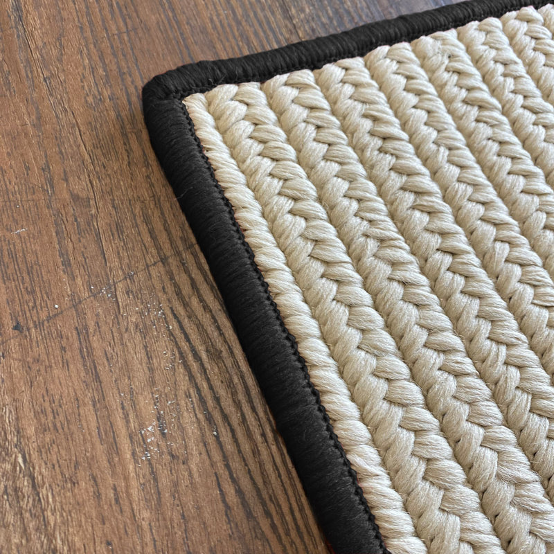 Tapis d'escalier Seville 8 po x 28 po, Noir