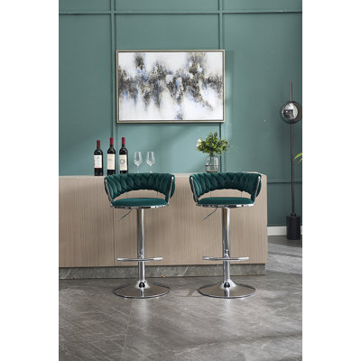 Ensemble de 2 tabourets de bar, avec repose-pieds chromé et base pivotante à hauteur réglable en velours + tabouret de bar simple à pieds chromés - Vert
