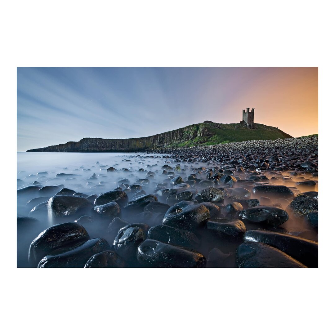 Strukturierte Fototapete Sunrise at Dunstanburgh Castle 2,9 m x 432 cm