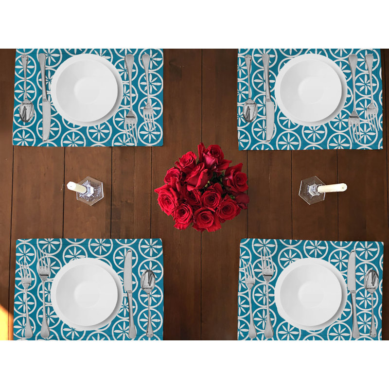 Ian Geometric Dining Linen Set
