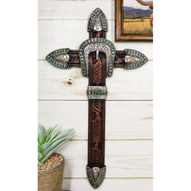 Figurine croisée en simili cuir