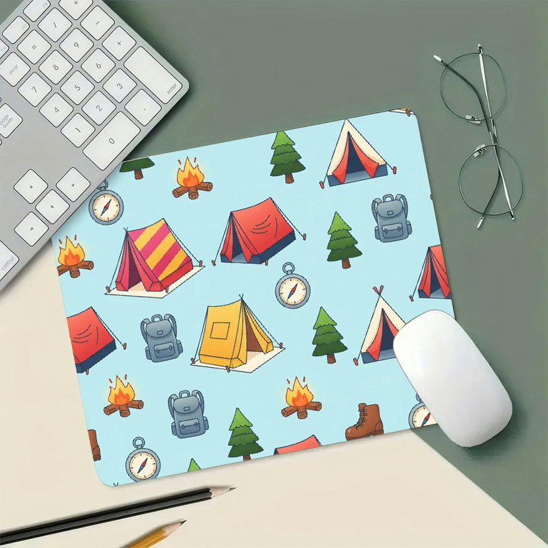 Tapis de bureau rigide 15,75 po x 31,51 po Happy Camper Diatom Mud Mouse