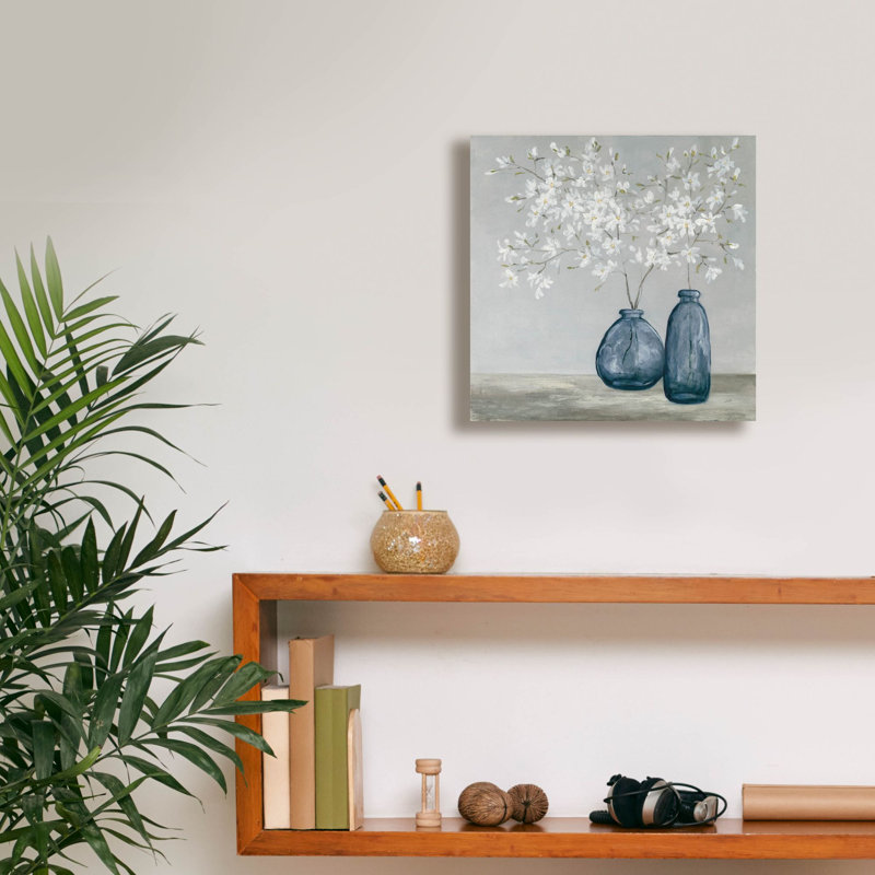 «Spring Delight Navy» par Julia Purinton, art mural sur toile, H 12 po x l 12 po x P 0,75 po