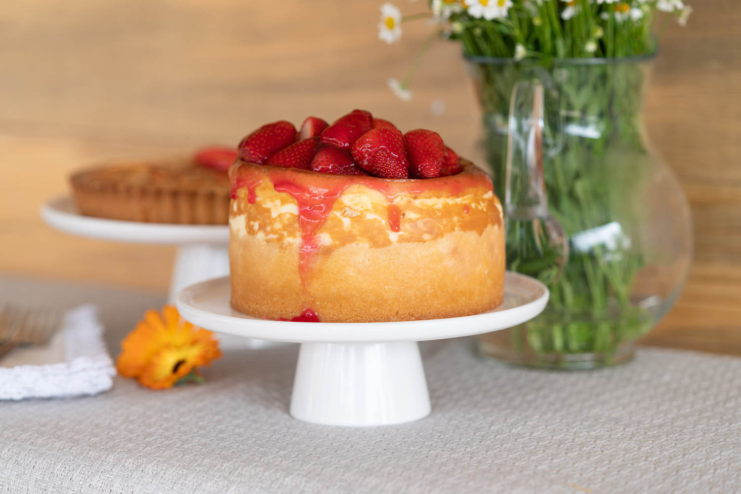 Ten Strawberry Street Whittier Porcelain Cake Stand
