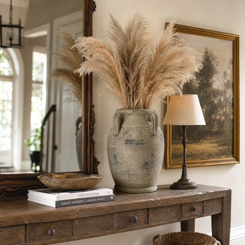 Vase en terre cuite texturée, beige rustique vieilli, à quatre anses, 37 cm de hauteur