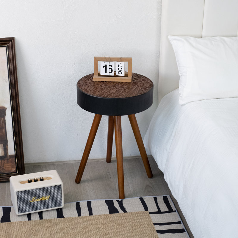 15.7-inch Round Coffee Table with Carved Top, Brown Top/Black Base