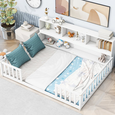 Lit blanc à plancher double avec bibliothèque et tablettes, garde-corps pour une protection confortable dans la chambre à coucher, bois de pin pratique pour le coucher