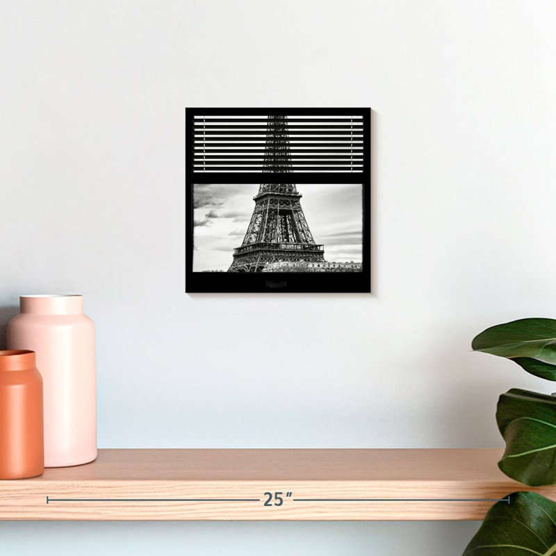Nicci Eiffel à travers les stores
