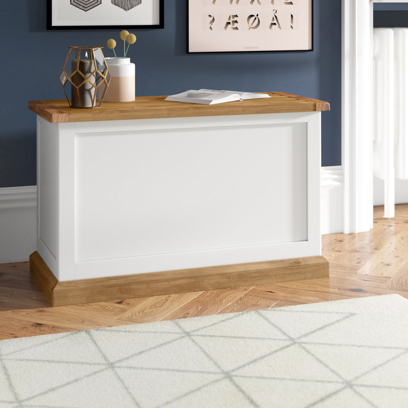 Liv Blanket Chest