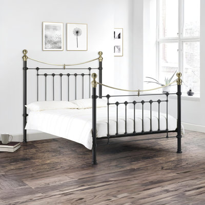 Hudson Bed
