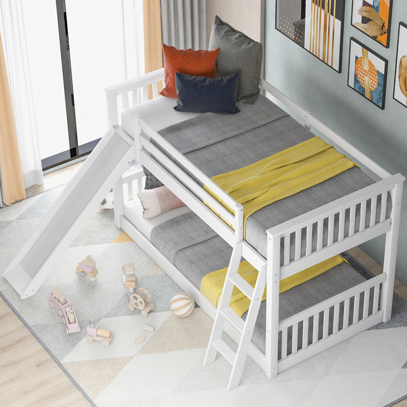 Lit superposé simple au-dessus de simple avec glissière et échelle réversible, conception à profil bas, structure en bois avec garde-corps