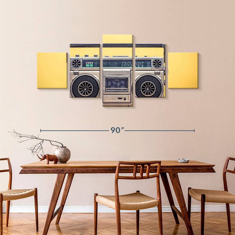 Boombox, H 42 po x l 92 po