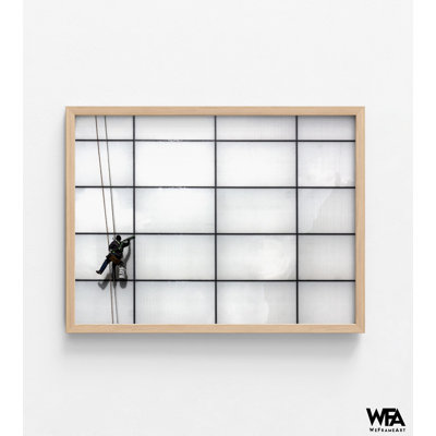 Impression de photographie de laveuse de fenêtre, photo urbaine encadrée en noir et blanc, art de nettoyage de fenêtre, impression murale de nettoyeur de fenêtre, art mural encadré