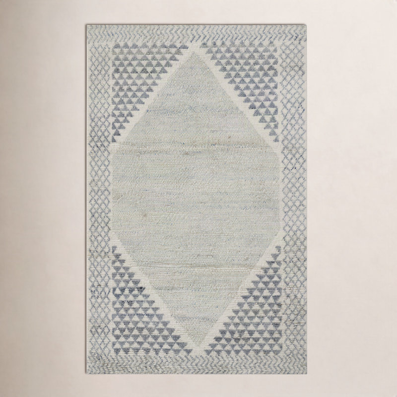 Wool Moroccan Area Rug in Ivory, Rectangle 4' x 6'