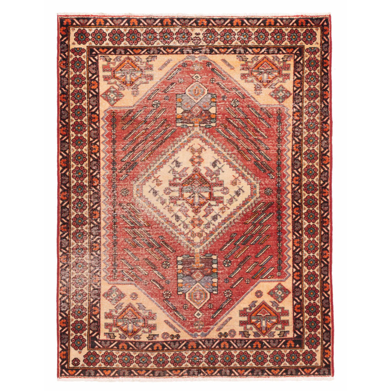 Tapis rouge Antalya 4 pi 11 po x 6 pi 6 po
