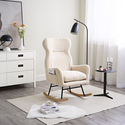 Chaise berçante moderne avec dossier haut