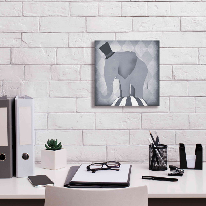 «Circus Elephant Gray» par Ryan Fowler, H 12 po x l 12 po x P 0,75 po