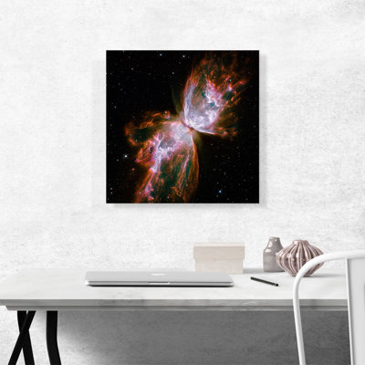 " Hubble Telescope Butterfly Nebula NGC 6302 "
