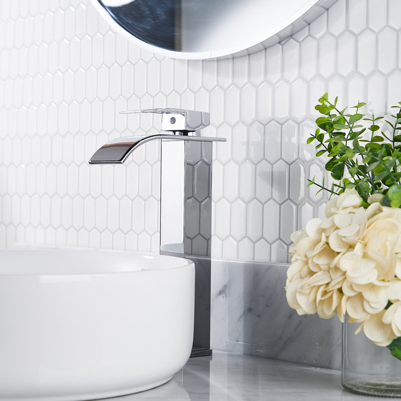 Single-handle Bathroom Faucet with Drain Assembly, Chrome