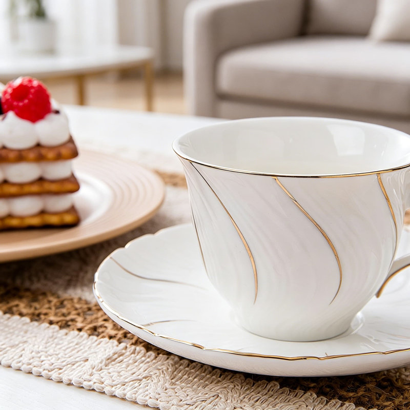 Ensemble de 6 tasses à thé en porcelaine avec soucoupes, 6 oz pour thé, café, café au lait, café moka, blanc avec motif à fil doré