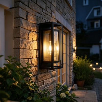 Ensemble de 2 lanternes murales d'extérieur noires, applique murale d'extérieur industrielle moderne, luminaire de porche extérieur imperméable avec cadre en verre transparent et fer, lampe murale E26 pour porte d'entrée, garage, patio