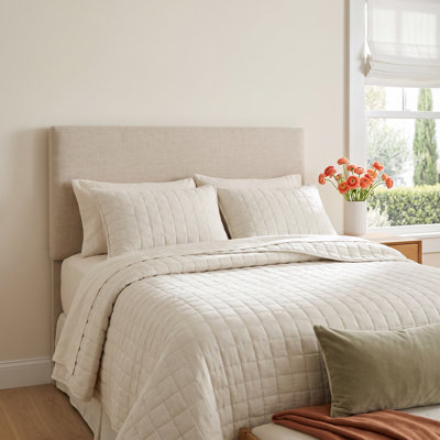 Nena Linen Quilt Set
