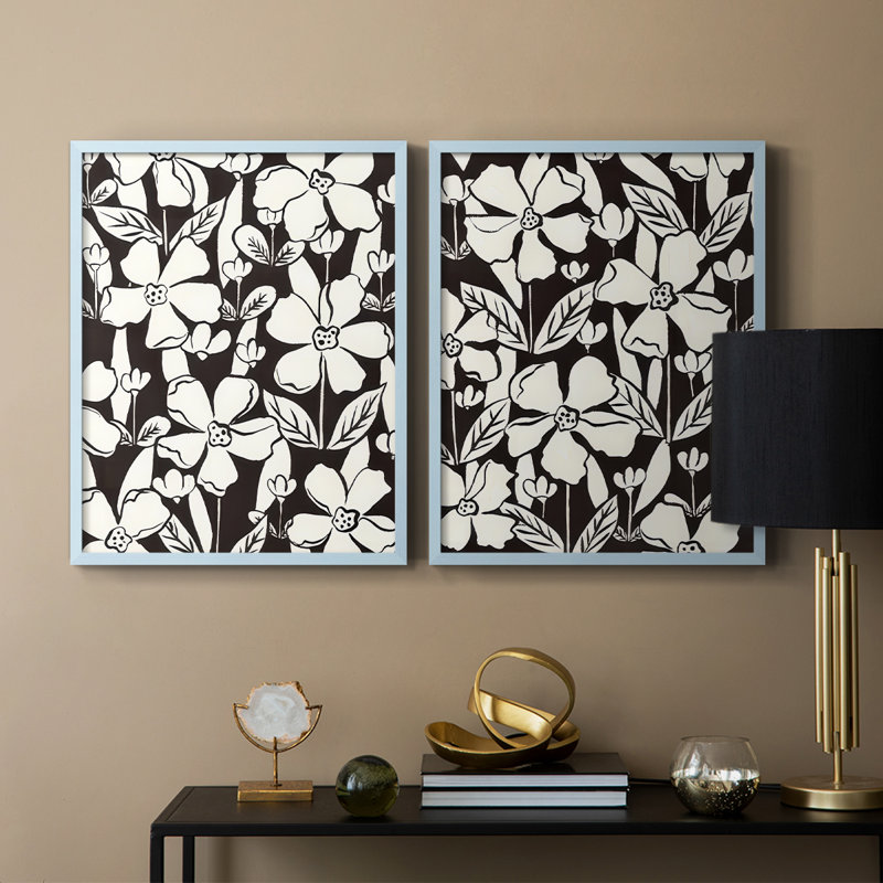 «Flowers In The Garden I», reproduction encadrée de qualité supérieure - prête à être accrochée - aucun clou requis - aucun clou requis
