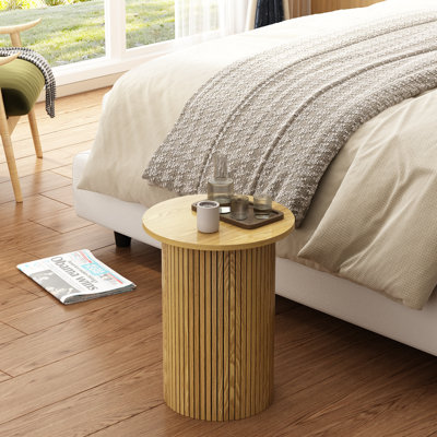 Table d'appoint ronde cannelée 22,6 po Eversole