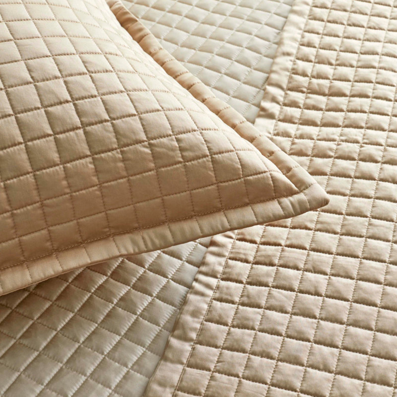Ready-to-Bed Coverlet, Twin Quilt, Taupe