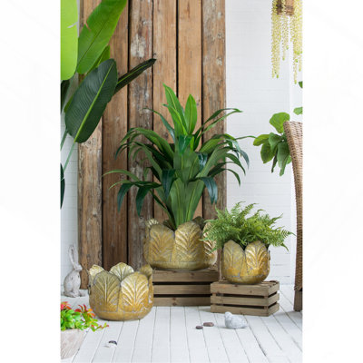 Ensemble de 3 jardinières en métal patiné, L: 17,7 x 17,7 x 11 po, M: 15 x 15 x 10,2 po, 11,5 x 11,5 x 10 po