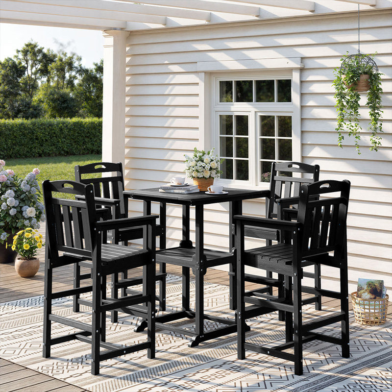 Ensemble de 5 barres d'extérieur Pennington avec table carrée et chaises en PEHD, Noir
