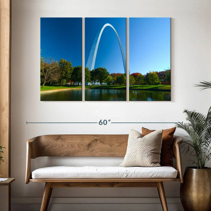 The Saint Louis Gateway Arch, 32" H x 50" W