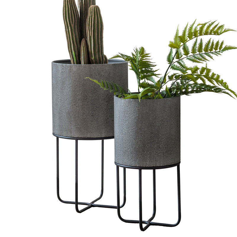 Tamura Metal Pot Planter, Grey