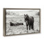 «Dartmoor Pony Lounging», art mural encadré flottant, design par Deborah Revell