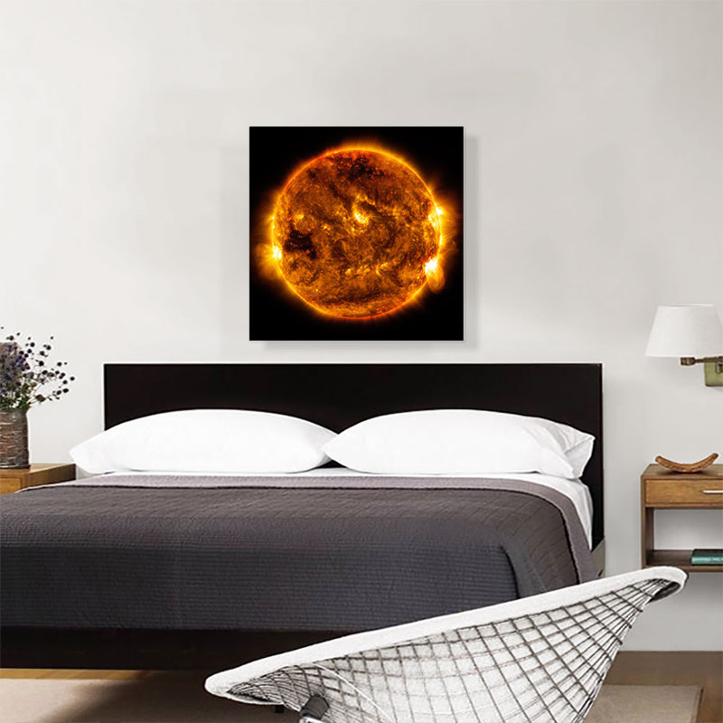 «The Orange Sun with Solar Flares», reproduction de photo sur toile tendue, H 26 po x l 26 po x P 0,75 po